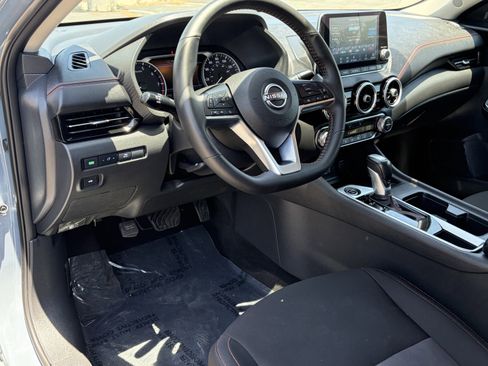 Used 2025 Nissan Sentra SR FWD image 15