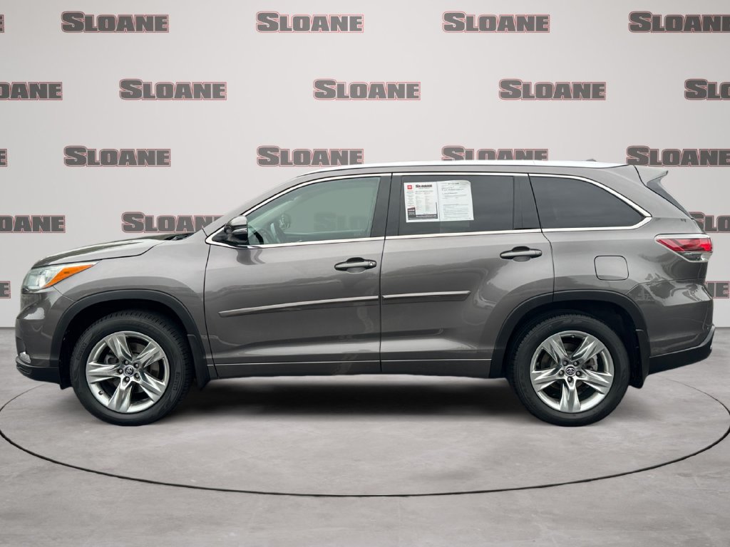 Used 2016 Toyota Highlander Limited w/ Driver Technology Package AWD/4WD image 2