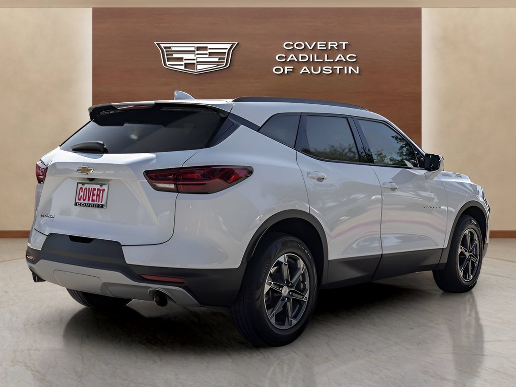 Used 2023 Chevrolet Blazer LT FWD image 4