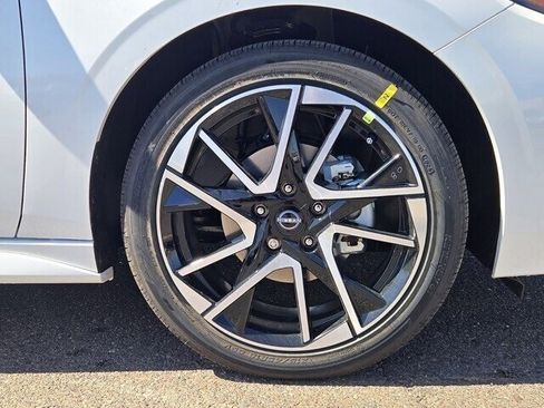 New 2025 Nissan Sentra SR image 9