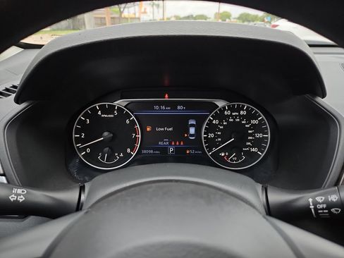 Used 2024 Nissan Altima 2.5 SV FWD image 23