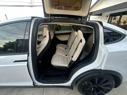 Used 2018 Tesla Model X 75D AWD/4WD image 44
