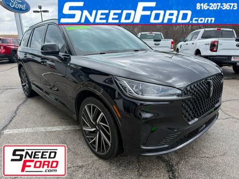 Used 2025 Lincoln Aviator Black Label w/ Jet Appearance Package AWD/4WD image 1