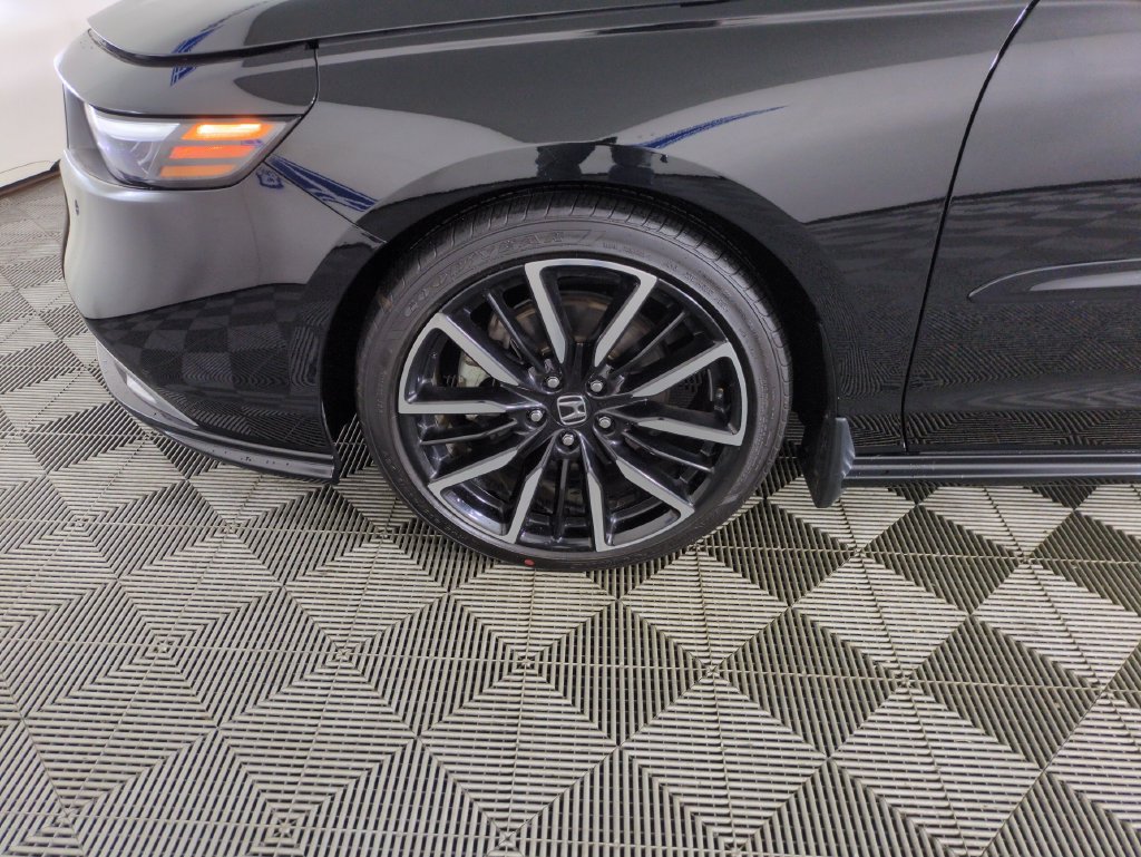 Certified 2025 Honda Accord Touring image 33