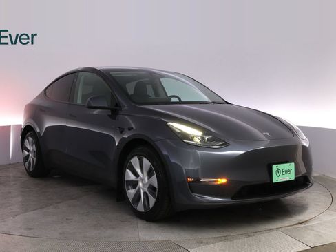 Used 2023 Tesla Model Y Long Range AWD/4WD image 13
