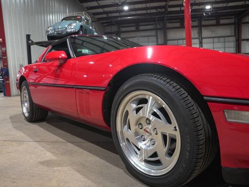 Used 1990 Chevrolet Corvette Coupe image 36