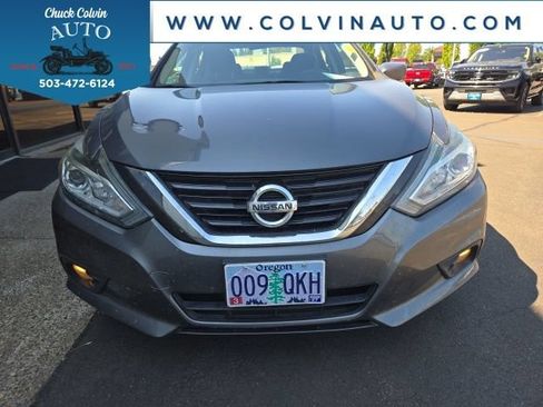 Used 2017 Nissan Altima 2.5 SV FWD image 2