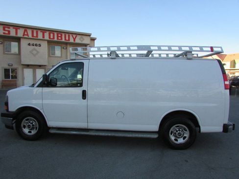 Used 2018 GMC Savana 2500 w/ Driver Convenience Package image 7