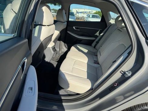 Used 2022 Hyundai Sonata Limited FWD image 13