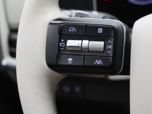 Used 2025 Hyundai Santa Fe SEL AWD/4WD image 18