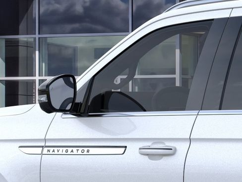 New 2026 Lincoln Navigator Reserve AWD/4WD image 45