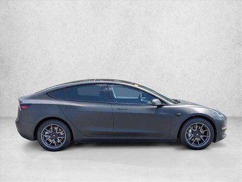 Used 2022 Tesla Model 3 Long Range AWD/4WD image 5