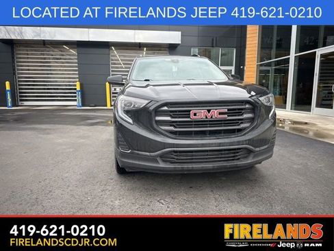 Used 2020 GMC Terrain SLE w/ Driver Convenience Package image 3