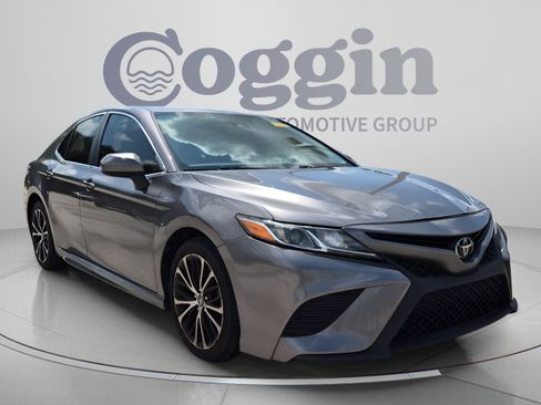 Used 2019 Toyota Camry SE FWD image 7