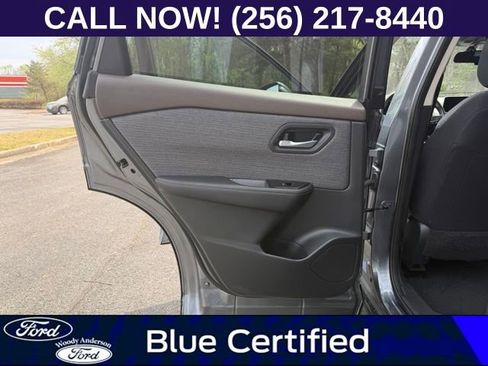 Used 2023 Nissan Rogue SV AWD/4WD image 22