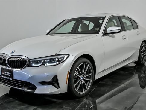 Used 2020 BMW 330i xDrive Sedan w/ Convenience Package AWD/4WD image 5