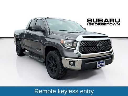 Used 2018 Toyota Tundra SR5 RWD image 1