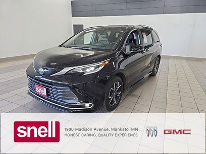 Used 2025 Toyota Sienna Platinum