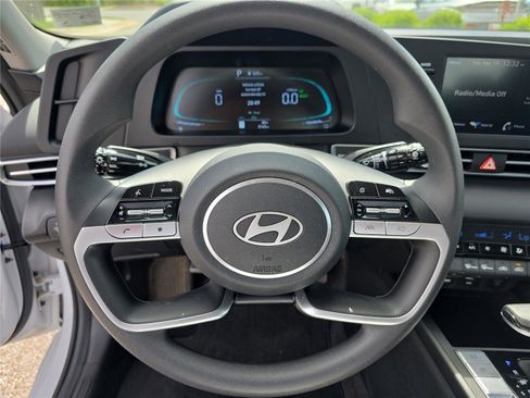 Certified 2025 Hyundai Elantra Blue image 19