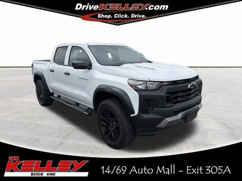 Used 2024 Chevrolet Colorado Trail Boss w/ Advanced Trailering Package AWD/4WD image 1