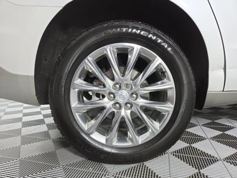 Used 2020 Buick Enclave Essence w/ Sound and Sites Package FWD image 10