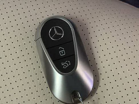 Used 2026 Mercedes-Benz GLC 300 4MATIC image 37