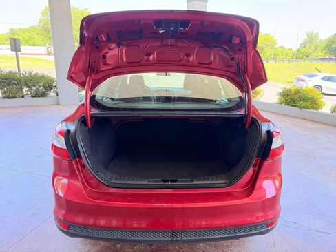 Used 2012 Ford Focus SE FWD image 20