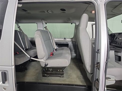 Used 2011 Ford E-350 and Econoline 350 XLT image 18