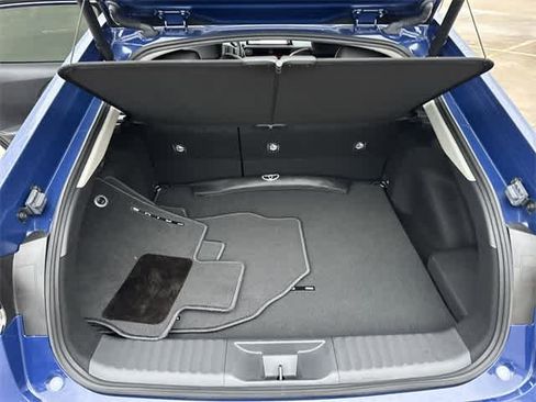 Used 2025 Toyota Prius Plug-In Hybrid image 15