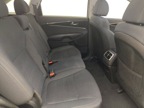 Used 2019 Kia Sorento L FWD image 19