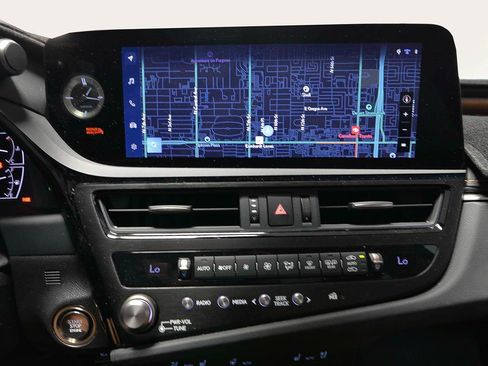 Used 2025 Lexus ES 350 w/ Premium Package FWD image 16