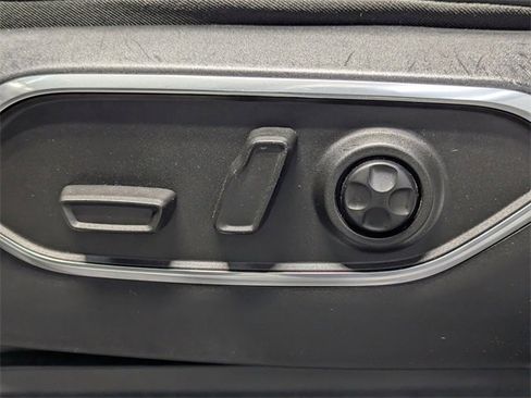 Used 2022 Jeep Wagoneer Series III w/ Flexible Seating Group image 12