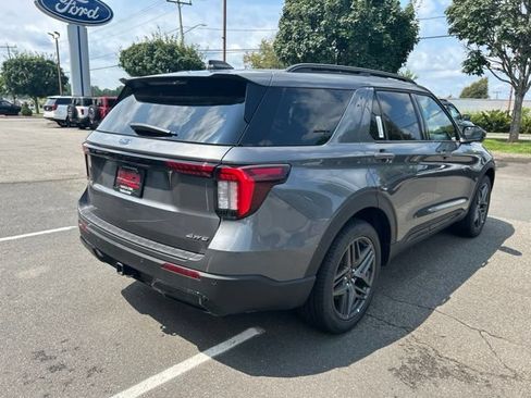 New 2026 Ford Explorer ST-Line w/ ST-Line Street Pack AWD/4WD image 7