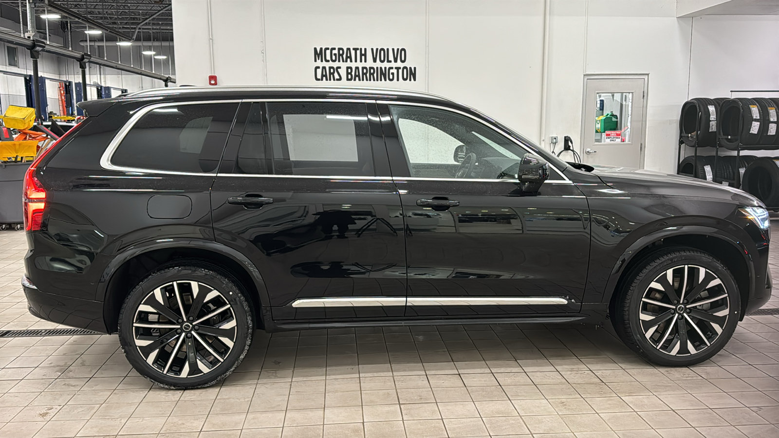 New 2026 Volvo XC90 T8 Plus w/ Protection Package Premier AWD/4WD image 4