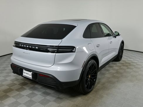 New 2025 Porsche Macan 4 Electric image 29