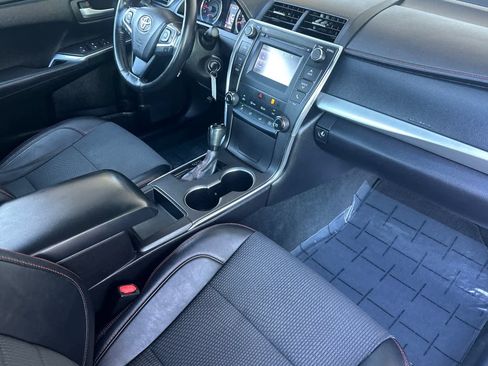 Used 2016 Toyota Camry SE FWD image 15