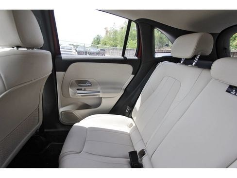 Used 2022 Mercedes-Benz GLA 250 image 12