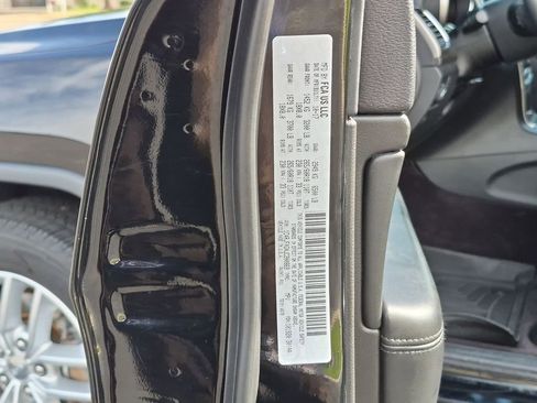 Used 2018 Jeep Grand Cherokee Laredo AWD/4WD image 32