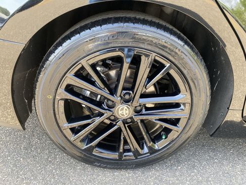 Used 2025 Toyota Camry SE FWD image 16