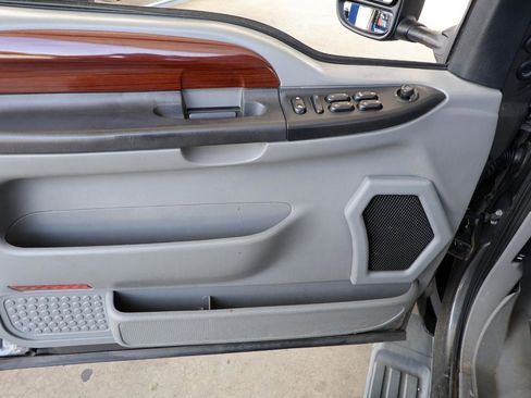 Used 2006 Ford F250 Lariat RWD image 30