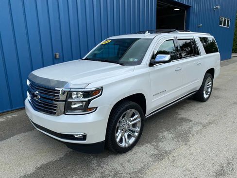 Used 2020 Chevrolet Suburban Premier w/ Premier Plus Edition image 2