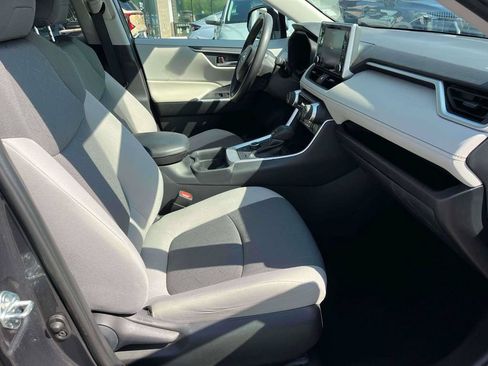 Used 2019 Toyota RAV4 XLE w/ Convenience Package AWD/4WD image 12