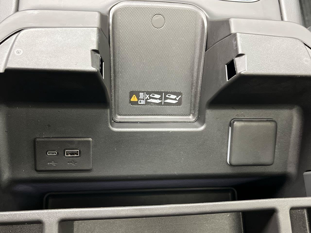 Certified 2024 GMC Sierra 1500 Denali AWD/4WD image 30