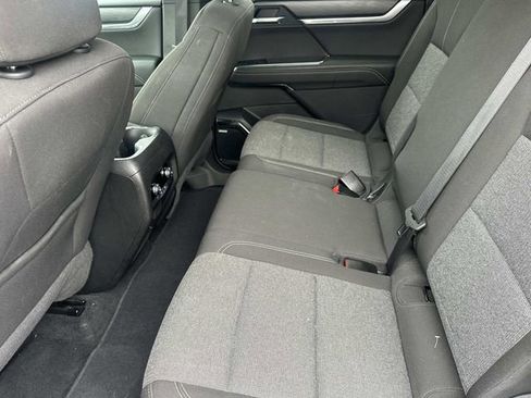 Used 2025 GMC Acadia Elevation AWD/4WD image 15