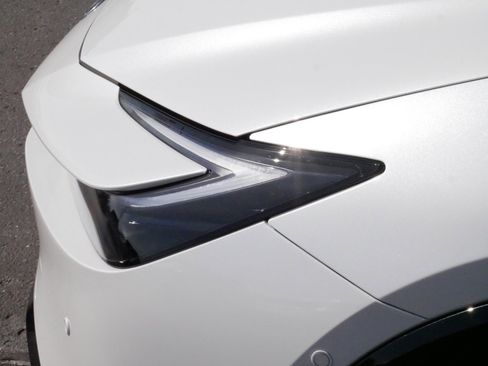 Used 2025 Toyota Prius Plug-In Hybrid w/ Limited Premium Package image 16