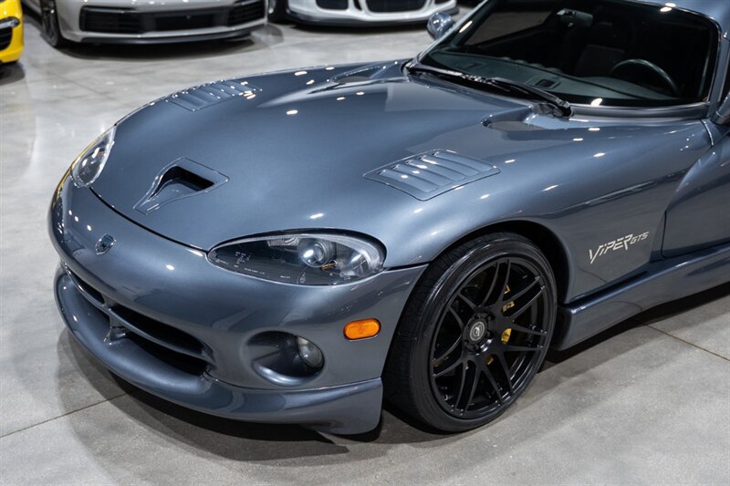 Used 2000 Dodge Viper GTS RWD image 11