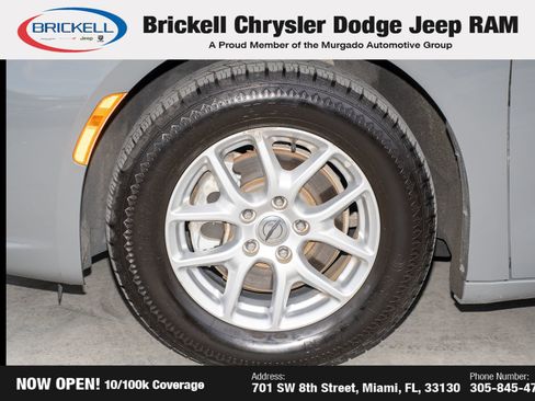 Used 2022 Chrysler Pacifica Touring-L image 38