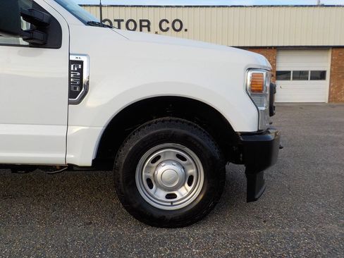 Used 2022 Ford F250 XL w/ Power Equipment Group image 10