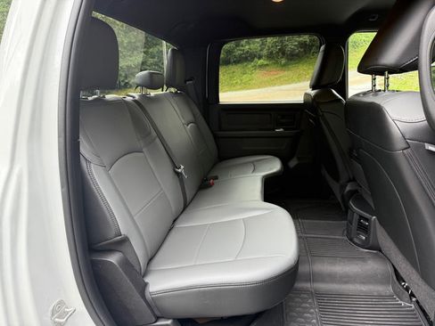 Used 2024 RAM 3500 Tradesman w/ Chrome Appearance Group image 16