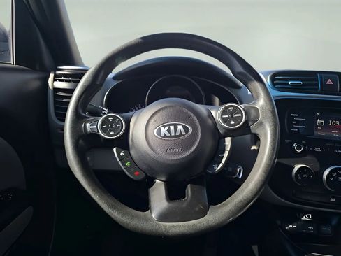 Used 2015 Kia Soul image 14